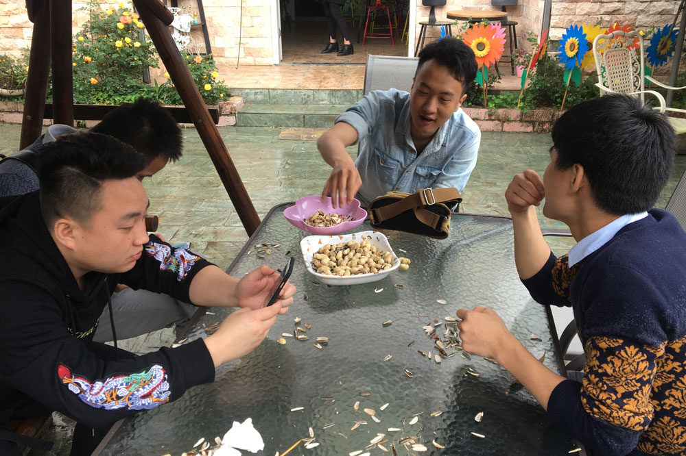 探花视频在线看视频